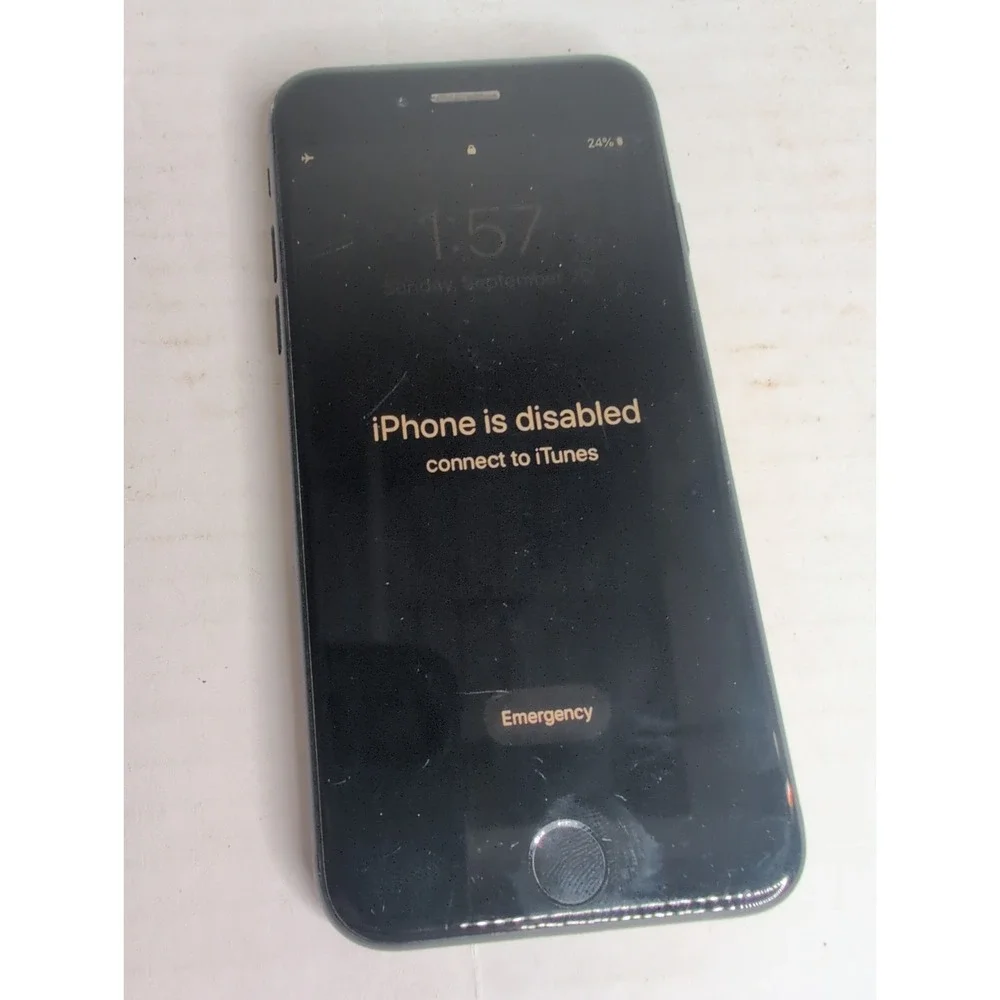 Apple iPhone 7 A1778 32GB Black Touchscreen Smartphone